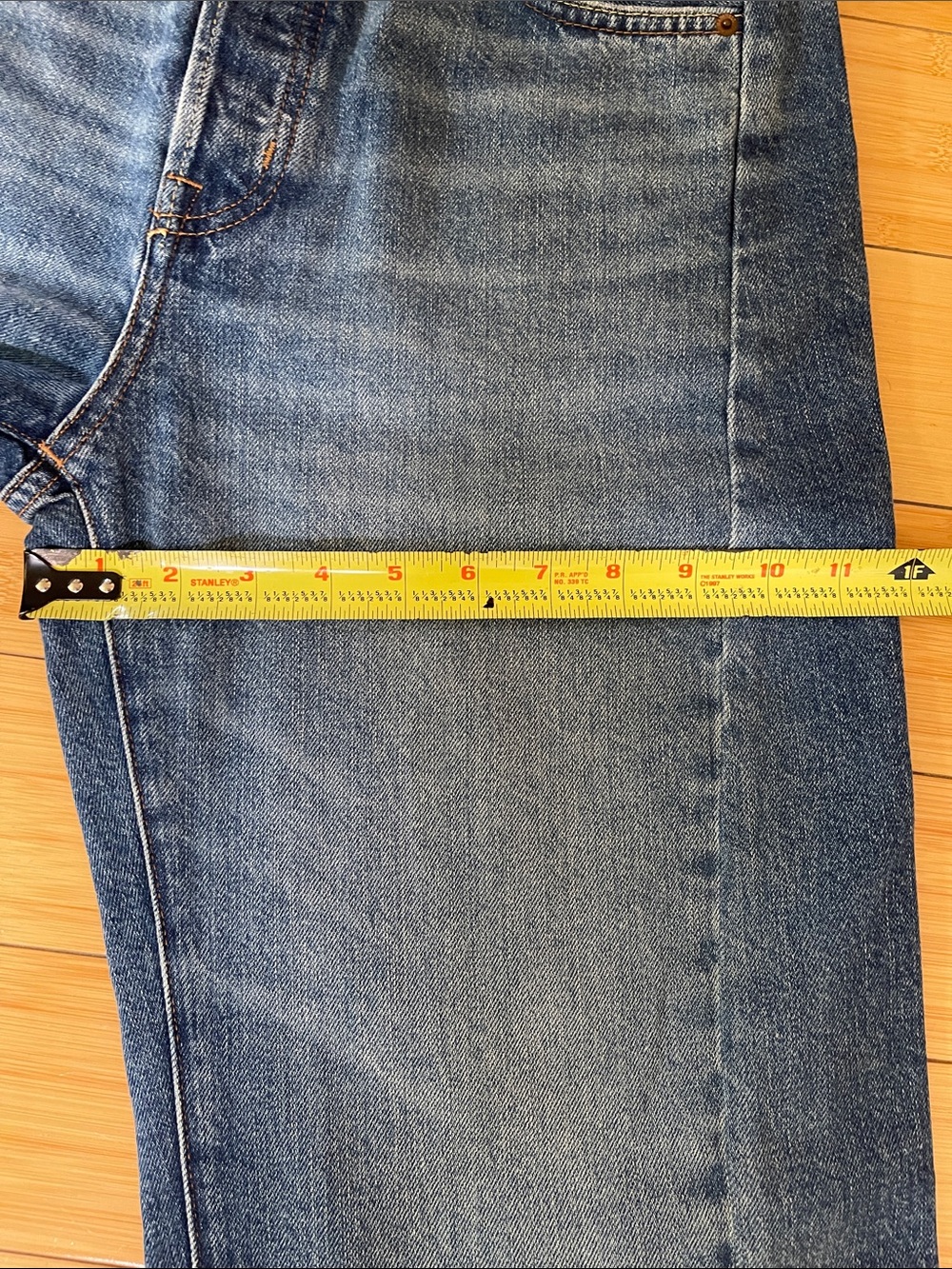 Madewell Women NWT Pieced Barrel Leg Denim Jeans in Medium Blue Wash Button 26 - Picture 13 of 15